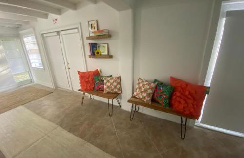 Entire home in Biscayne Park, Florida - Foto 2