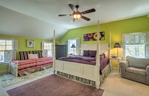 Traditional Marthas Vineyard Home with Porch and Yard - Foto 12