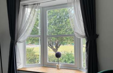 Stylish 3-Bedroom Home, Patio & High-Speed Wi-Fi - Foto 28