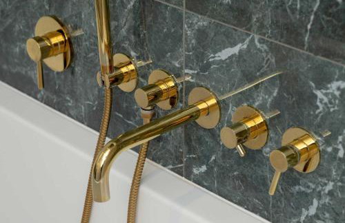 Elegant Apartment with Parking Space and Balcony by Noclegi Renters - Foto 20