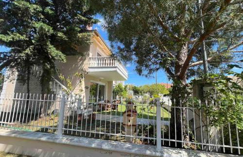 Sea & Sun Retreat - Photo 4