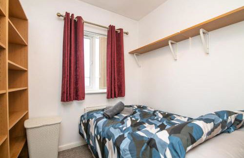 5 bed house with free secure parking in pleasant quiet location - Photo 21