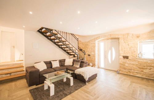 Villa Milena, a Rustic Summer Haven with Pool, Pets Welcome! - Foto 9