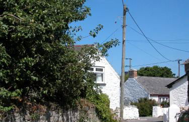 Pretty barn conversion in seaside village - Photo 19