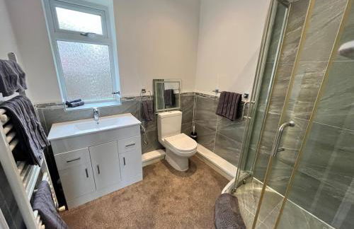 Spacious modern three Bedroom Bungalow ample parking - Foto 29