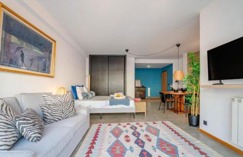 HostWise – Modern Flat w/ Terrace | Near the Beach - Photo 19