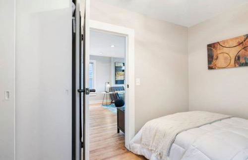 The Auric Door Inn on N Mississippi - Photo 19