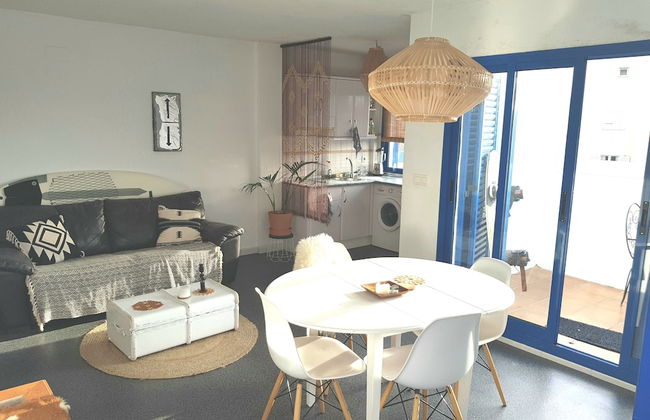 Beach House with Balcony and beach view - Photo 1