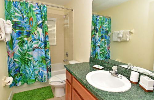 Comfortable Pool Home with Spa & Games Room Close to Disney - Foto 26