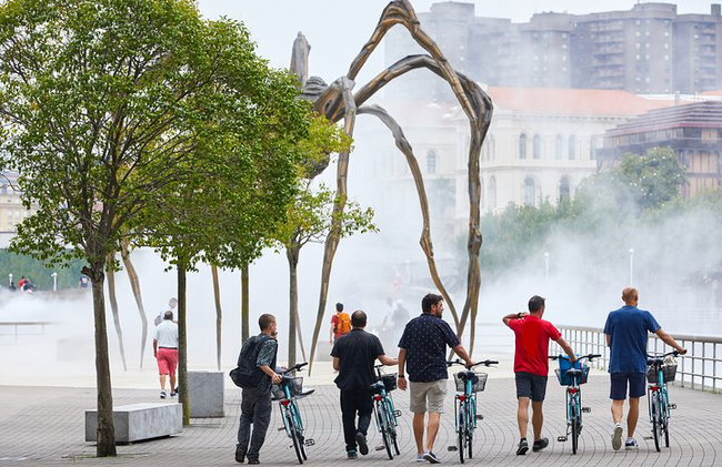 Bilbao Highlights Tour in E-Bike di 3 ore: tour per piccoli gruppi o privato - Foto 8