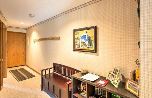 Condo on First Green with Deck at Schuss Mountain! - Foto 8