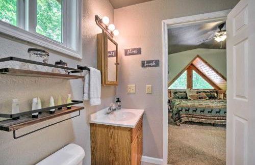 Private Hot Tub, Yard Pet-Friendly Whittier Cabin - Foto 18