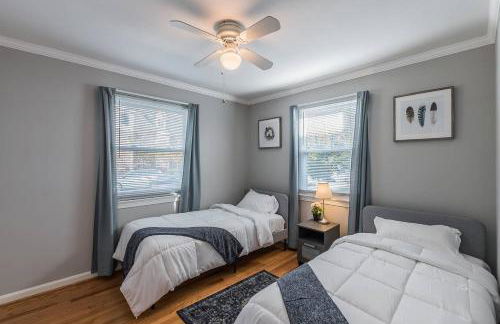 Enchanting historic townhouse by CozySuites - Foto 11