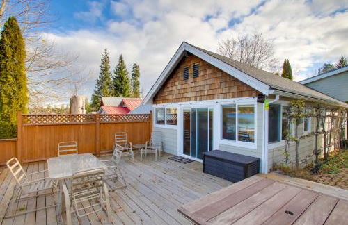 Charming Lakefront Cabin with Deck and Fire Pit! - Foto 18