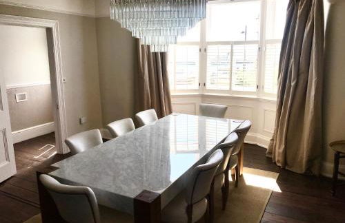 Marina Retreat - Stunning 4 bedroom, 3 bathroom house with harbour views! - Foto 6