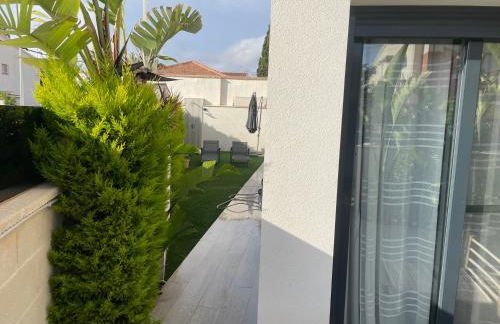 Frontsea Beach bungalow with swiming pool and long terrace - Foto 13