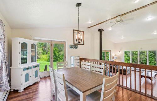 Charming and Scenic Gouldsboro Getaway with Patio! - Foto 2