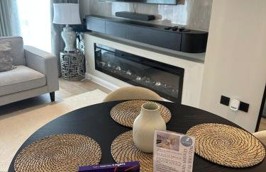 Fire Station View-Central-2 king beds-Brand new interior - Foto 8