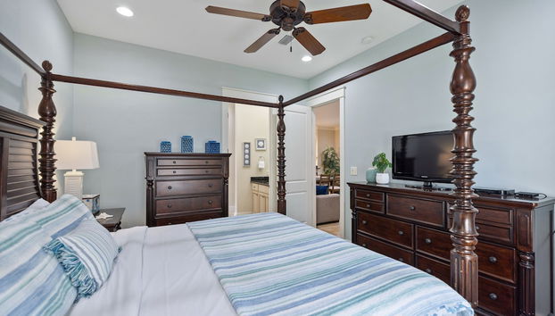 2465 Bungalo 4 Bedroom Home by RedAwning - Foto 2, Habitación