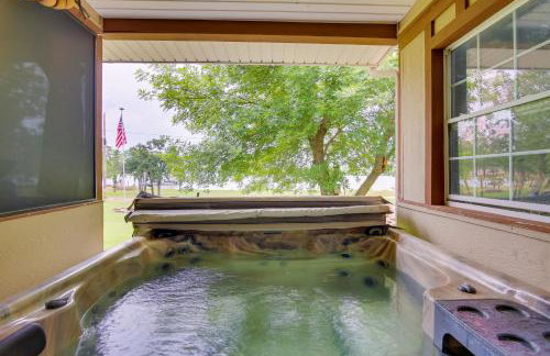 Cozy Lake Eufaula Hideaway with Fire Pit and Hot Tub! - Foto 2
