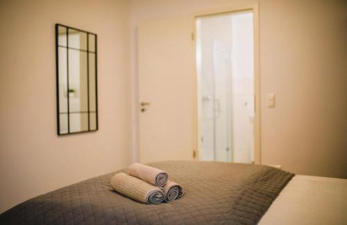 HUGOS Studio Apartment - Photo 7