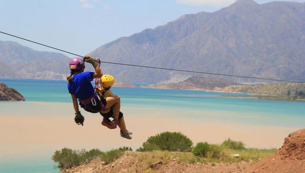 Tirolina sobre el embalse Potrerillos - Foto 2