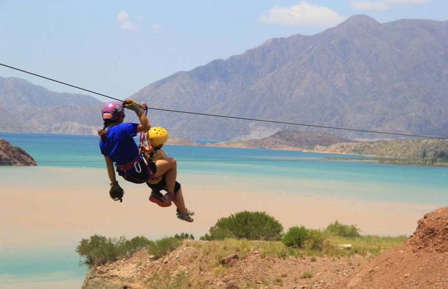 Tirolina sobre el embalse Potrerillos - Foto 2