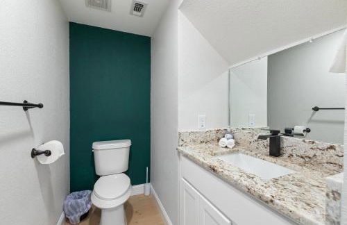 Spacious 5-bedroom villa in welcoming Burleson with WiFi, AC - Foto 23