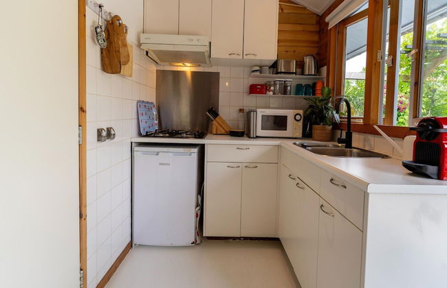 Holiday Home With Bubble Bath - Photo 11