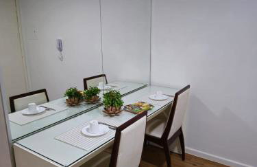 Apartamento aconchegante - Portaria 24 horas - Self Check-in - Bairro Sudoeste - Foto 2