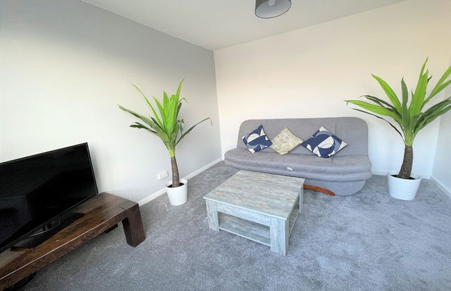 Bright & Airy 3BR Home with Parking - Photo 9