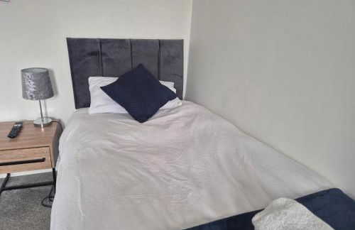 5 bedroom house - Cheshire Oaks - Foto 2