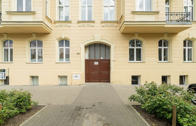 Charming Poznan Center Studio by Renters - Foto 12