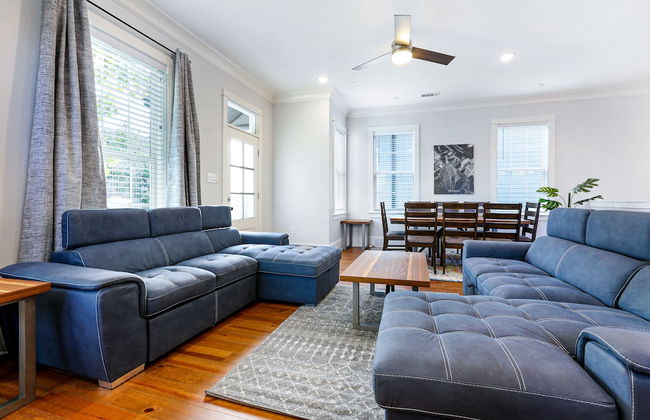 Stunning Modern and Fully-Upgraded 5 BR with Pool - Foto 21