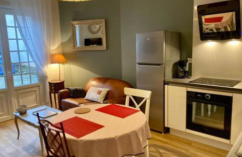 La maison Virginie 1 à 2 pers charmant central-parking gratuit- linge- fibre- proximité port lac canal piscine - Photo 2