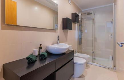 3 Bedroom Oeiras Wonder W/ Balcony by LovelyStay - Foto 32