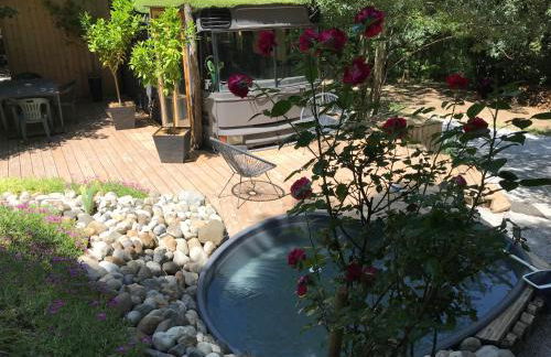 Bus atypique au bord du canal du midi et au cœur d'une forêt 2 chambres - Foto 38