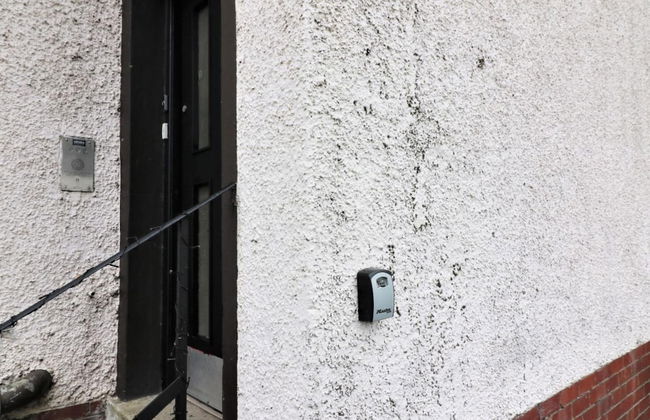 Carfin House - Motherwell - Photo 32