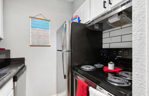 AT and T is steps away 2BD unit - Foto 23