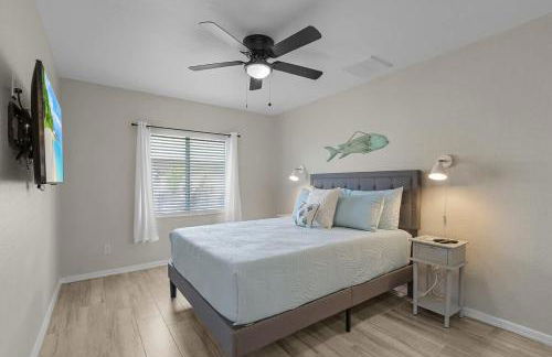 Sunny 4BR with Screened in Pool and Lanai - Foto 26