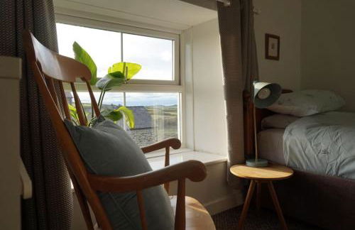 Charming coastal cottage - pet friendly! - Photo 16