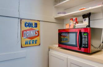 Lovely Near Loyola - Enjoy the Wonderful Outdoor Space and Sun Room - Room for the Whole Crew apts - Foto 11