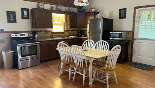 Deluxe Cabin #10 with Jacuzzi on Patoka Lake in Southern Indiana - Foto 5