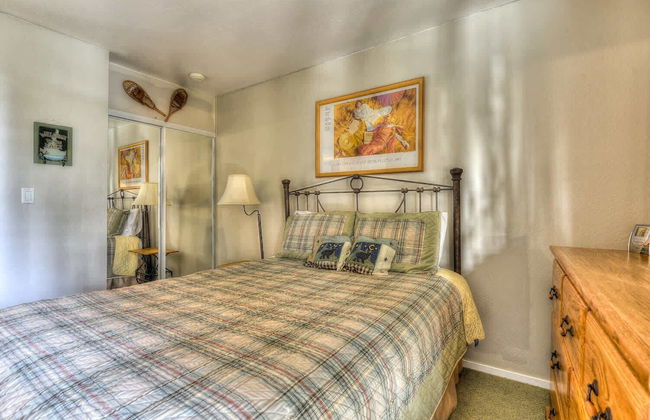 Lake Forest Villa Patio w/ BBQ - Photo 6