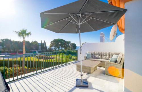 Marbella Luxury Home with Games Room & Sea Views - Photo 3