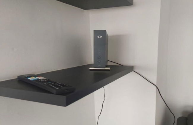 Modern Apartment With Balcony - Photo 9