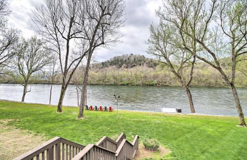 White River Fishing Escape with Deck and Patio! - Foto 27