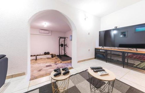 Two-Bedroom Holiday Home In Trilj - Photo 18