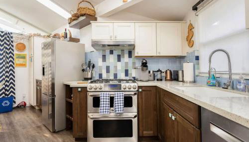 2 bedroom bungalow with hot tub - Foto 5