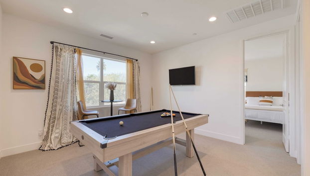 Lakefront w/ Private Pool, Great for Festival Season Lago Luxe by Avantstay - Foto 3, Interni